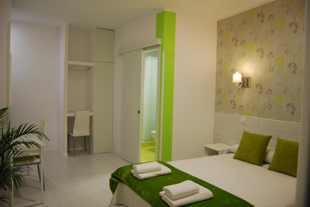 Hostal Petite Maman Мадрид Номер фото