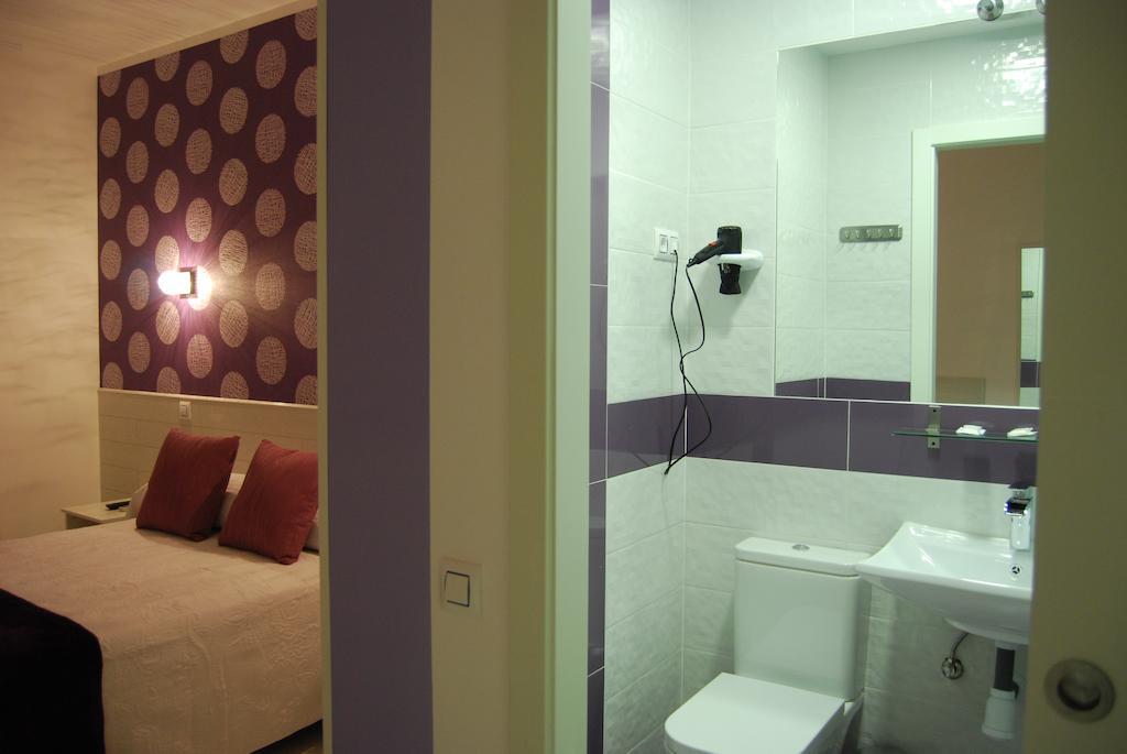 Hostal Petite Maman Мадрид Номер фото